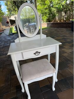 Kids Vanity - FREE