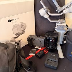 Sony fx3, DJI RS4 mini combo, 35mm SIRUI Lens