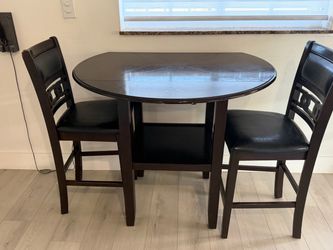 Mesa comedor con dos sillas