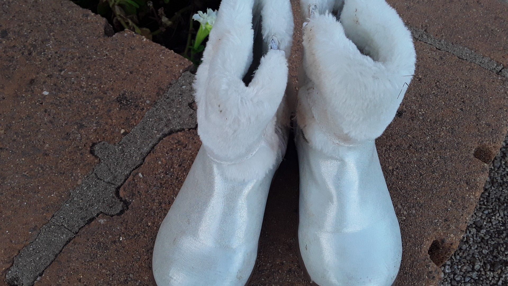 Girl boots