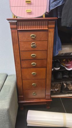Jewelery Stand