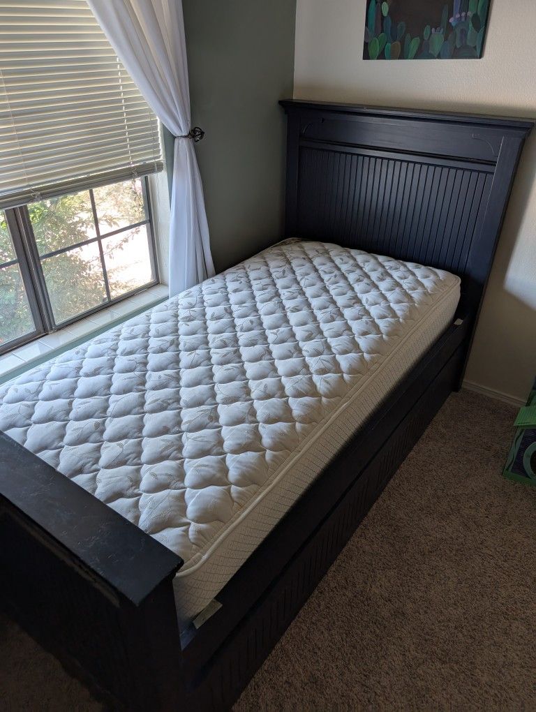 Trundle Twin Bed Set