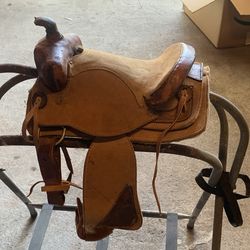 Saddle