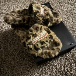 Balenciaga cheeta fur slides size 11