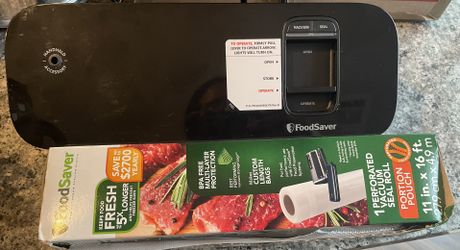 Foodsaver Space Saving Compact Machine Vacuum Sealer, Black