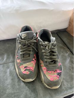 Nike AirMax pink digi- camo size 10