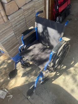 Folding Wheelchair with Footrests