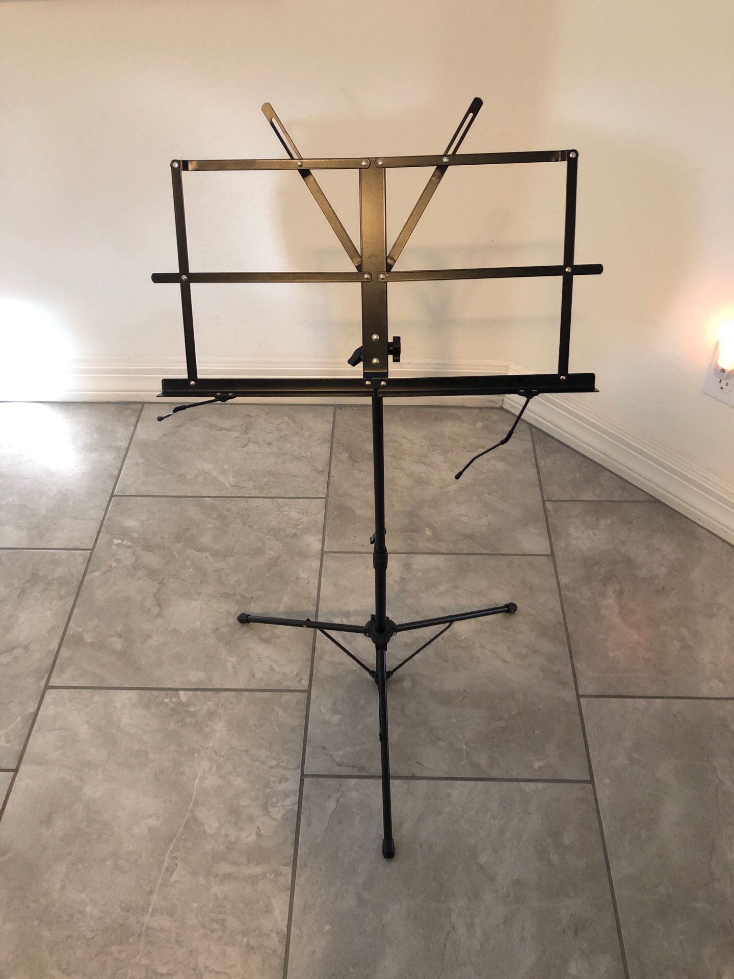 Music book stand