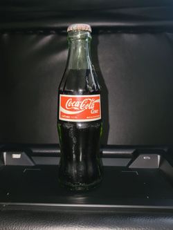 Vintage Coca-Cola Bottle from El Salvador (Sealed) – Collector's Item