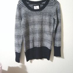 Never been worn clothes for sale 3.50 for one top 2tops/5$