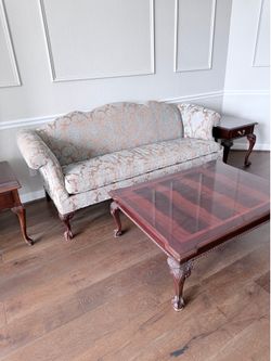 Formal Carved Mahogany Sofa – Cream & Gold Floral Damask Upholstery