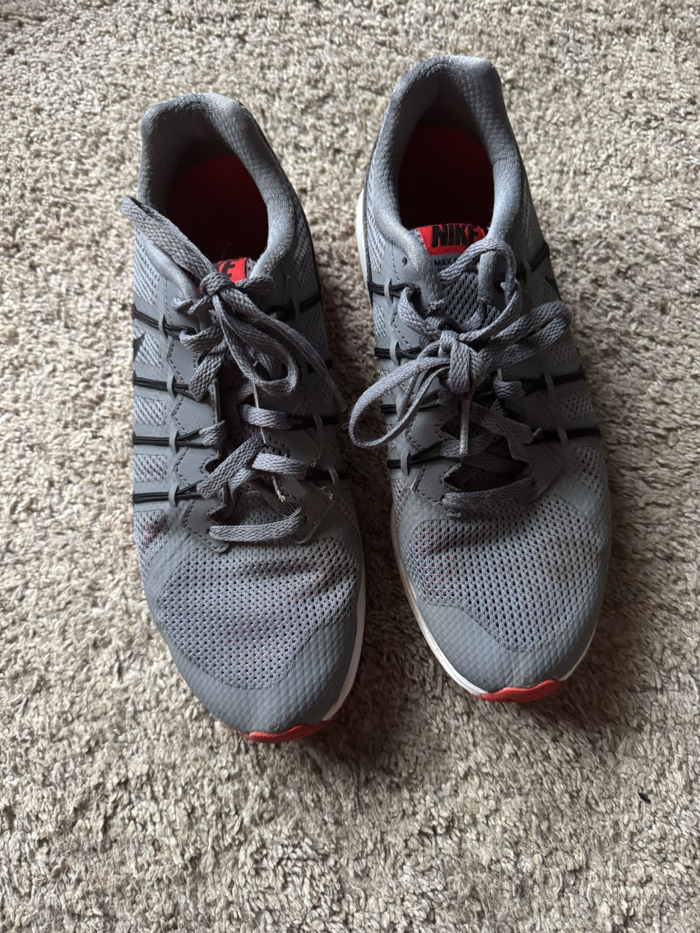 Boys/mens 6.5 Nike dynasty Shoes 