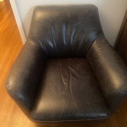 Natuzzi Leather Swivel Chair