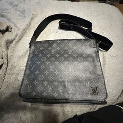 Louis Vuitton District Pm Bag 