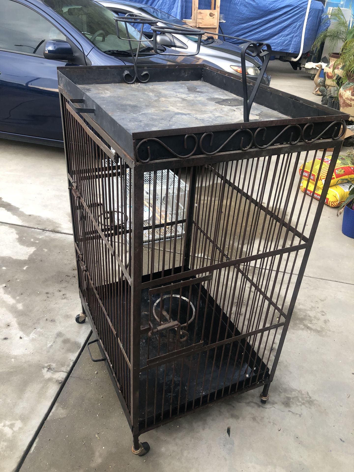 Large bird cage 23”x 30”x54”