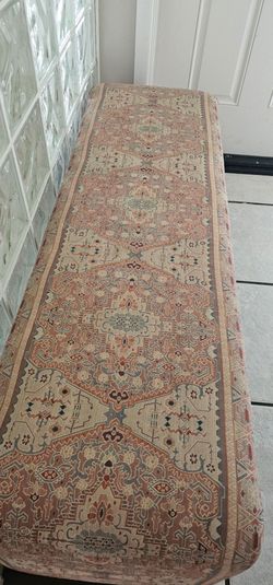 Knitted entry bench