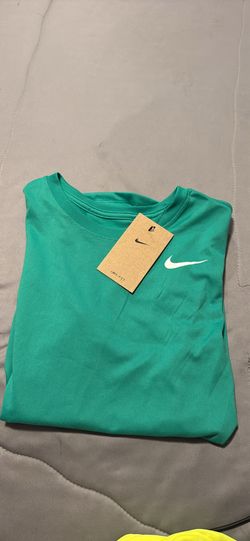 New Nike Dri Fit Women Shirt-