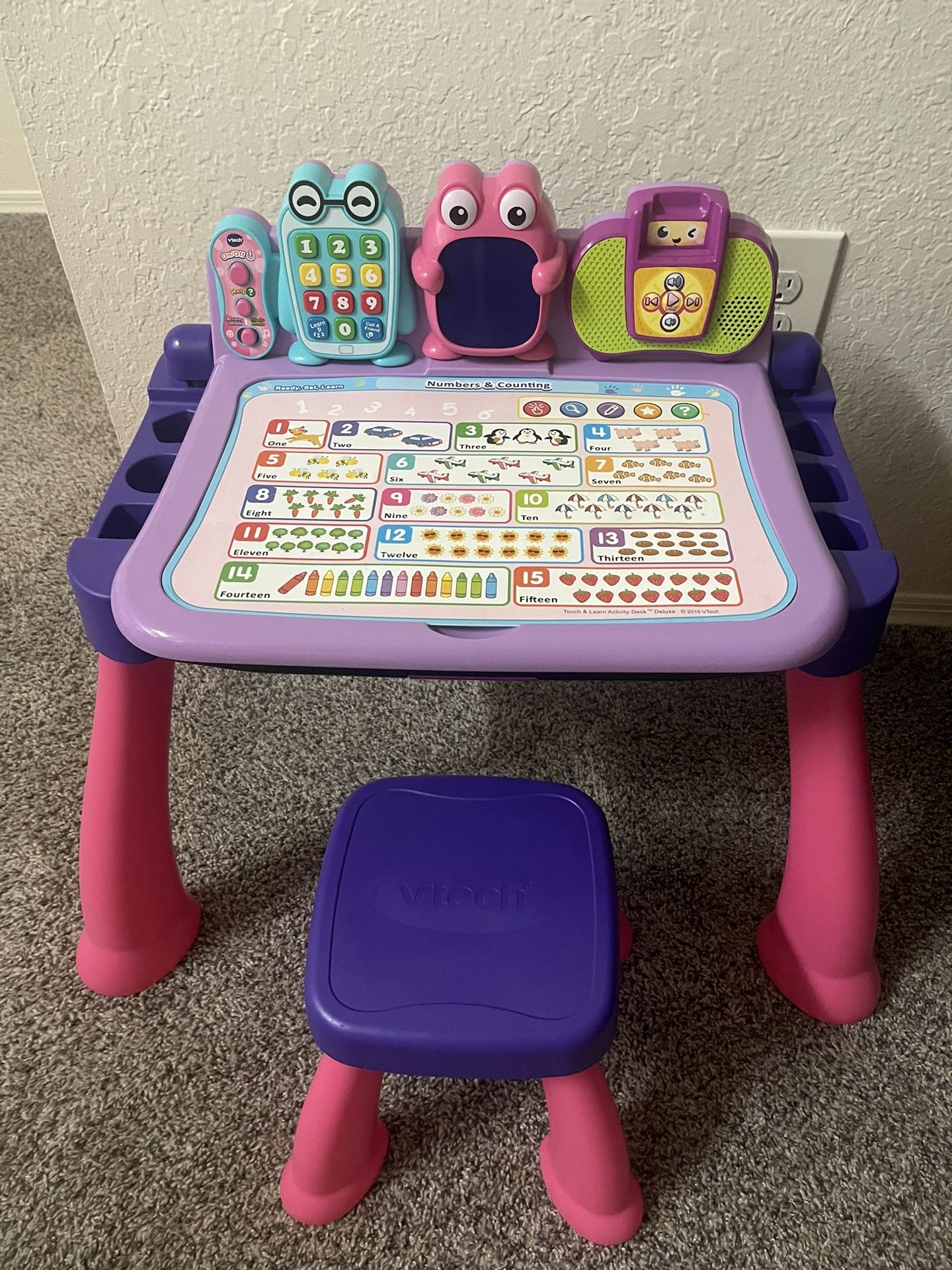 VTech Touch and Learn Activity Desk Deluxe, Pink