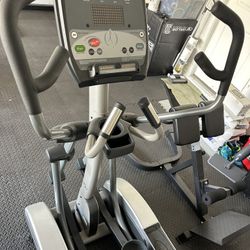 True Fitness M50 Elliptical 