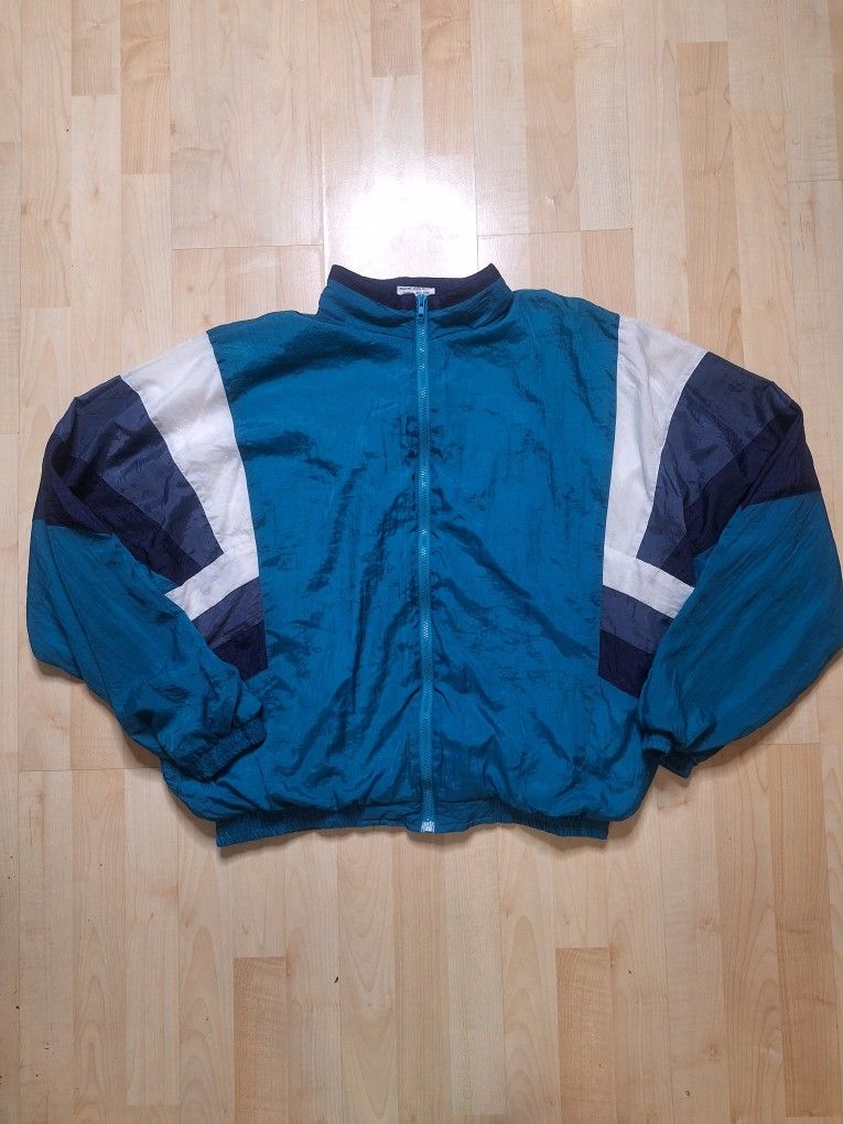 Avait Windbreaker