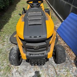 Cub Cadet XT1 LT42 Riding Lawn Mower – Runs – Project / Parts