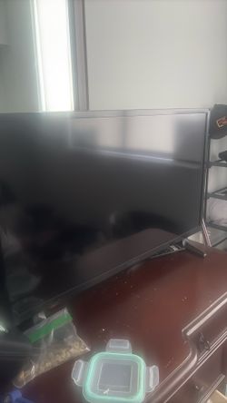Like new TV 40” Insignia with remote