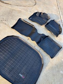 2019 Ford explorer Weather Tech & Husky Floor Mats