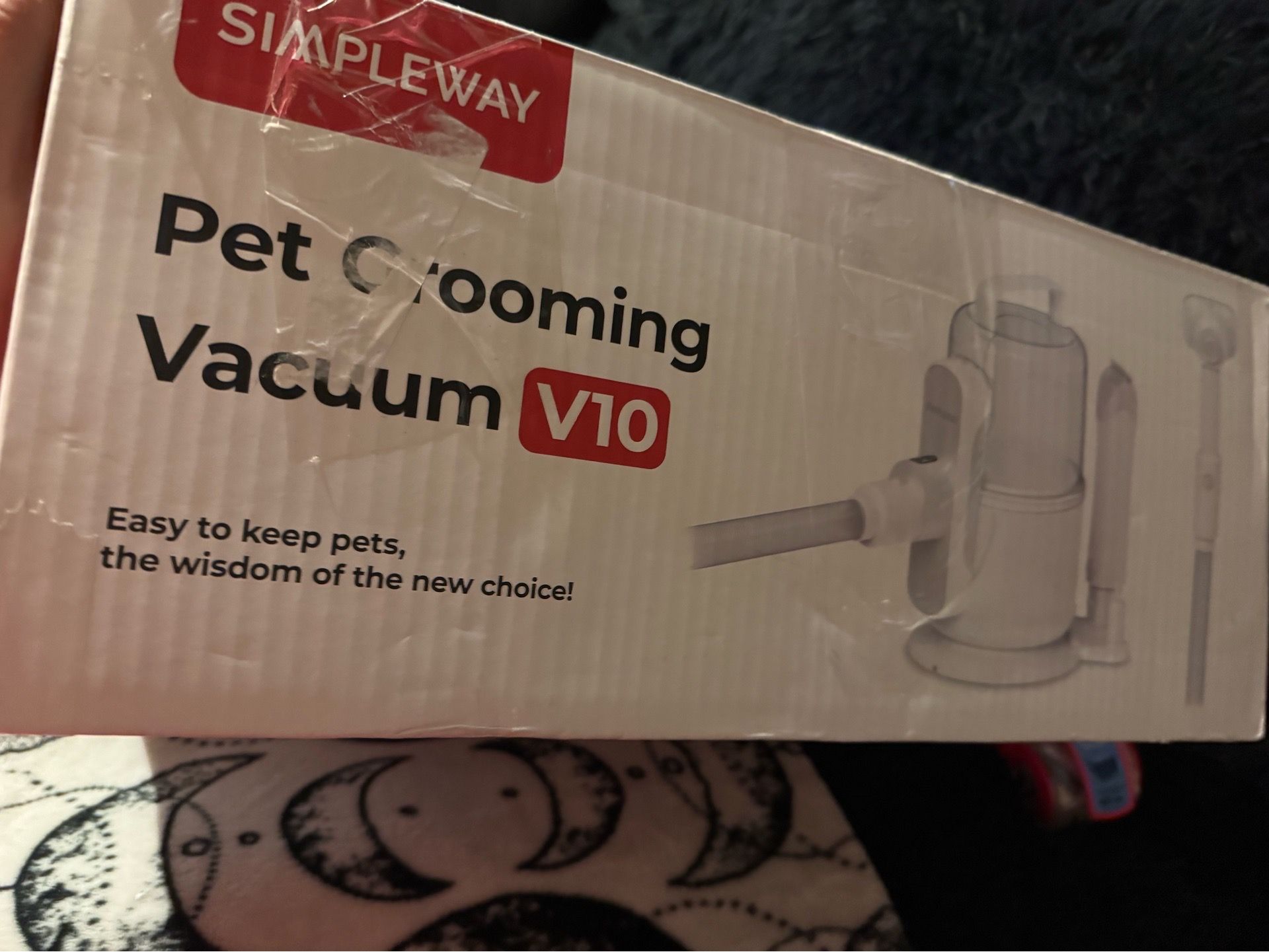 Pet grooming, vacuum, and small shelf Pet grooming, vacuum, and small shelf