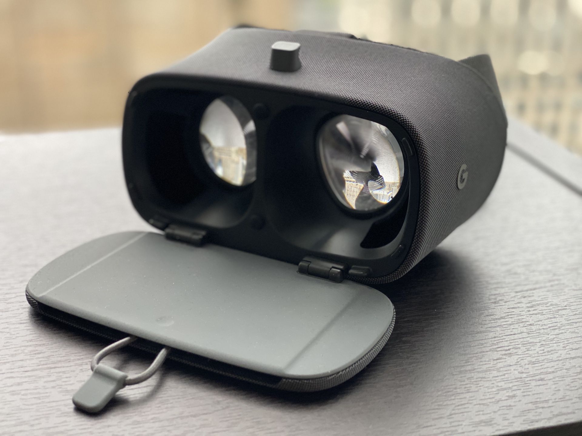 FREE Google Daydream View 2nd generation VR headset