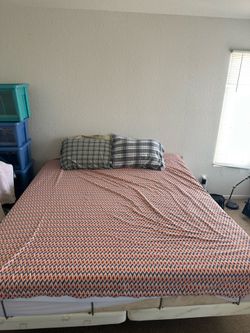 King size tempur-pedic bed