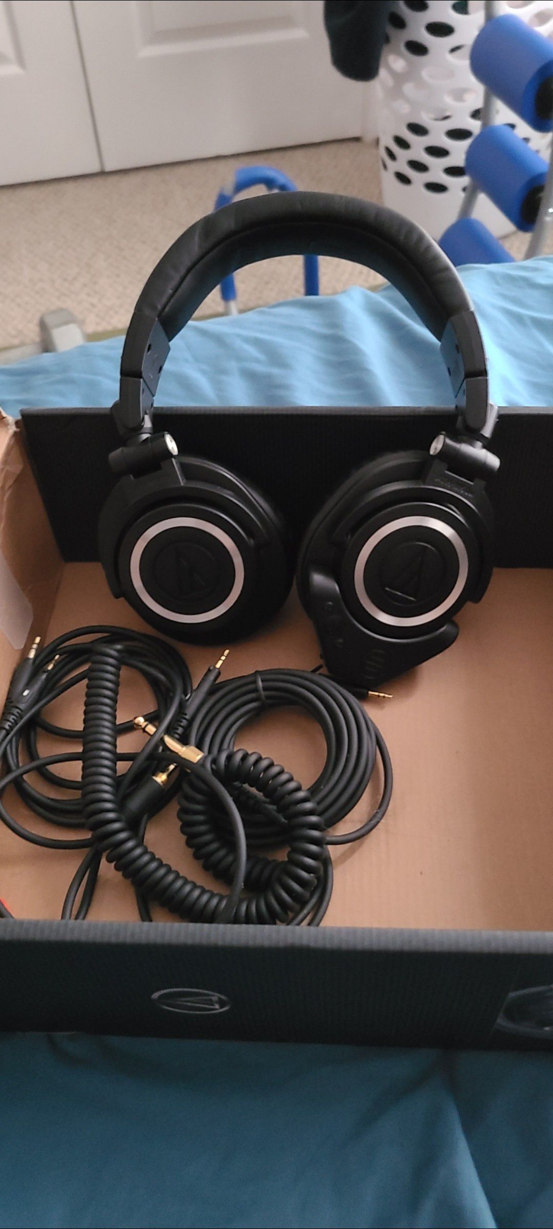 Audio technica ath-m50x looking for cash or trades