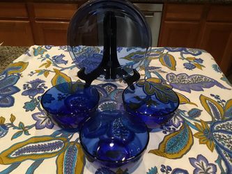 Vintage Cobalt Blue Pyrex Glass Bakeware Pie Dish and Small Salad Bowls