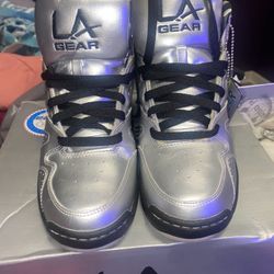 Size 6 1/2 La Gear Light Up 