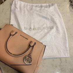Michael Kors Light Pink Medium Purse
