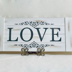 Farmhouse Wood "love" Sign 