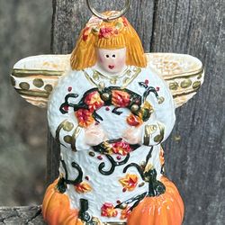 Angel Collectors! Vintage Debbie Mumm Guardian Harvest Angel Figurine