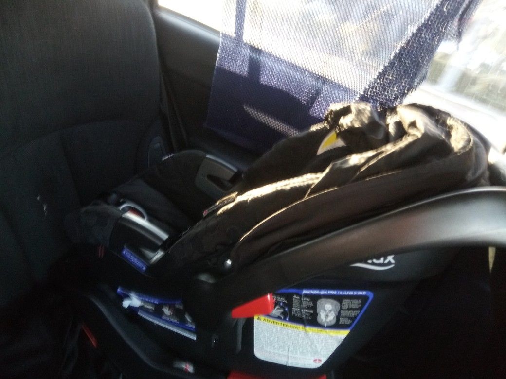 Britax Car Seat And Travel System
