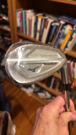Brand New Mizuno JPX 921 Sand Wedge  Golf Clubs 