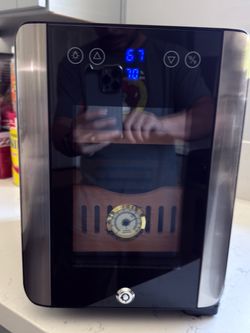 Electric humidor