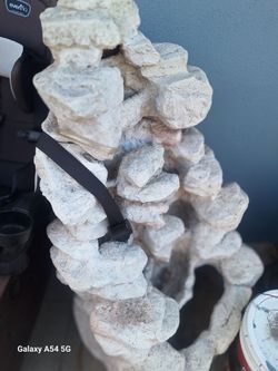 Large rock fountaingood condition no pump