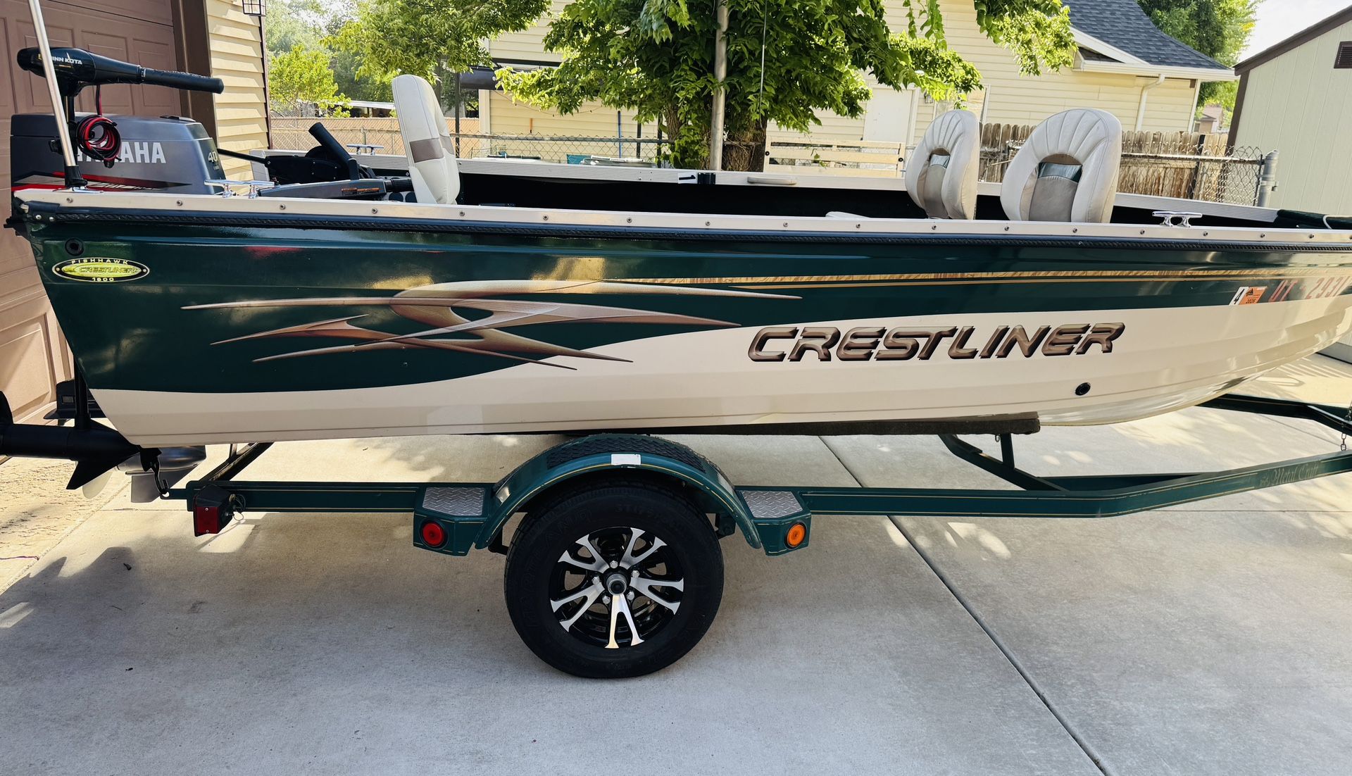 2001 CRESTLINER FISH HAWK 1600