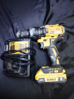 DeWalt drill with 2ahbattery and charger