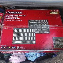 Tools husky bran new over 600$ worth of tools both boxes for 200$
