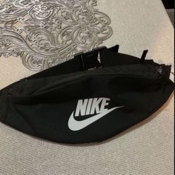 New Nike Fanny Pack 
