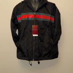 Gucci GG  black. hoodie jacket 2 front pocket. Size large 