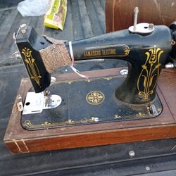 Vintage Sewing Machine Damascus Very Cool List For 100 To 300 Bucks Selling For 50 Bucks
