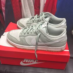 nike dunks size 9.5