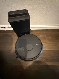 IRoomba 105 Robot Vacuum with Auto Empty Doc
