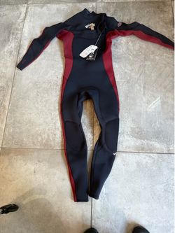 Billabong 3/2 wetsuit New With tags Never Worn Size small