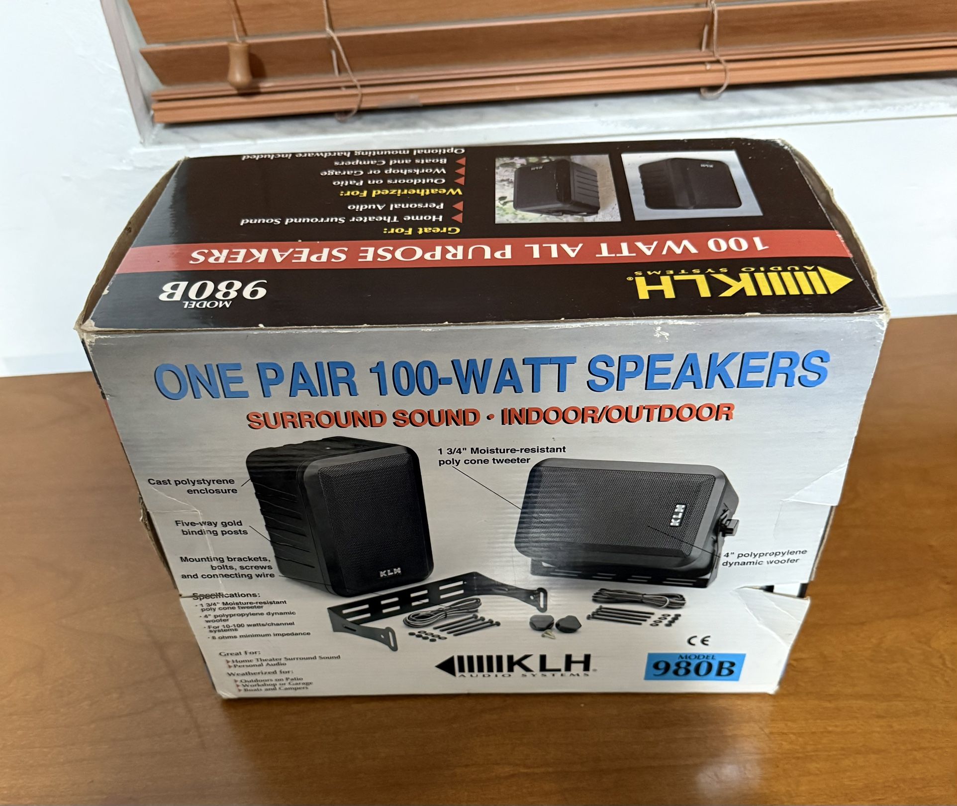 Par de altavoces 100 vatios para todo uso Ideal para: Cine en casa, audio personal, embarcaciones garajes, y patios etc